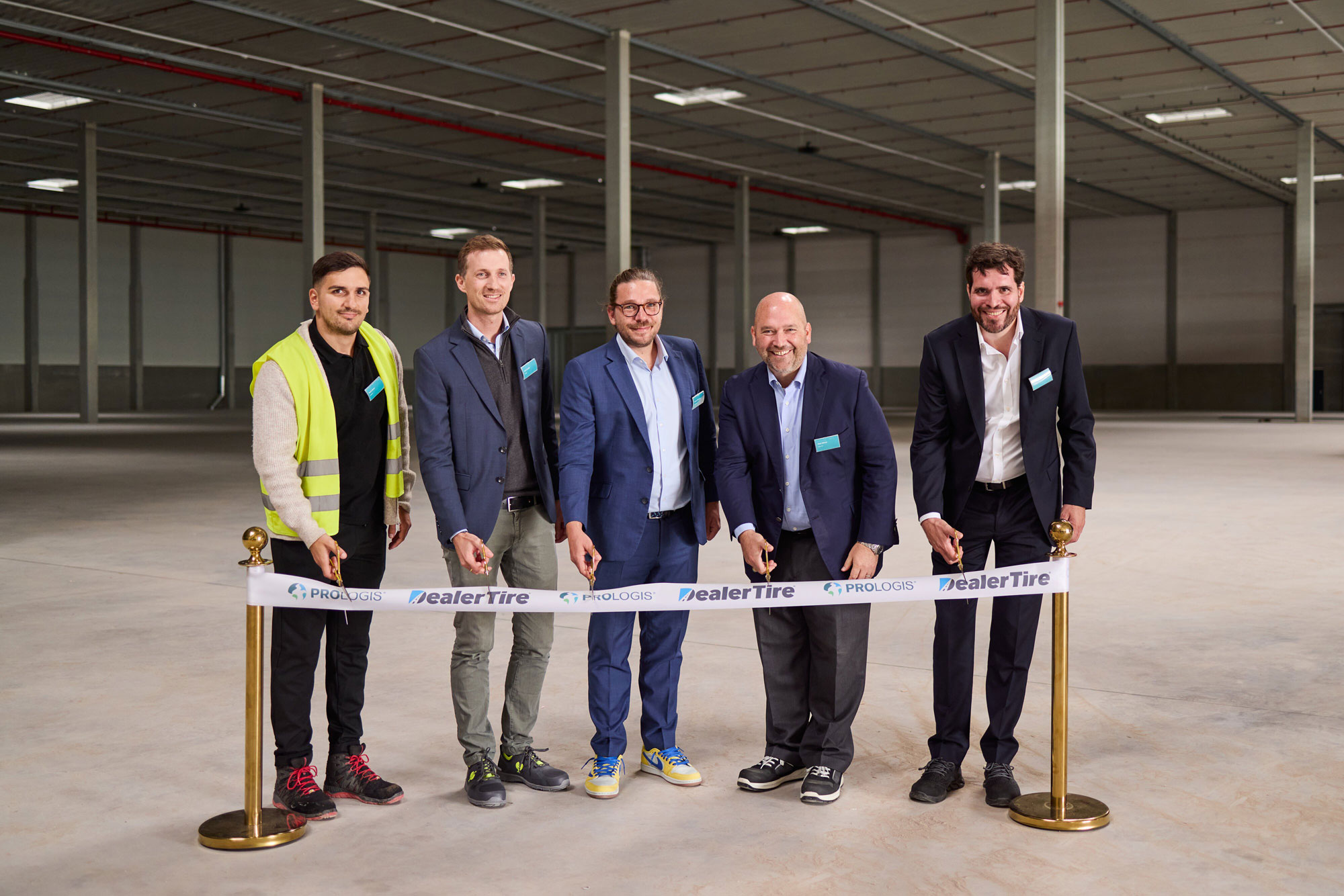 Prologis bande schneiden von gebäude Gernsheim